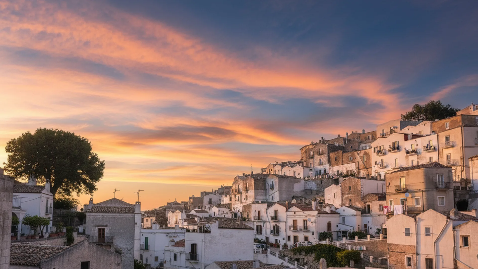 Monte Sant'Angelo (borgo UNESCO) — Manfredonia (Puglia)